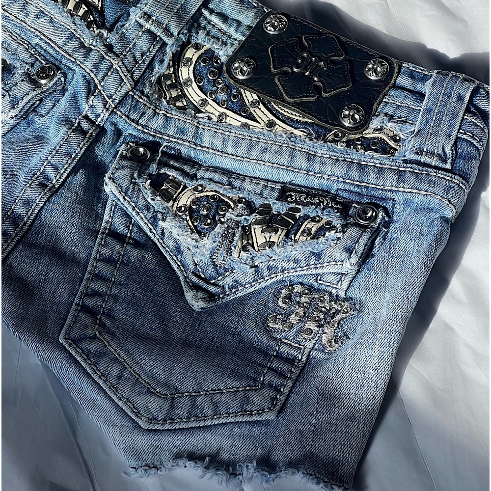 25$ light wash bedazzled, miss me jean shorts